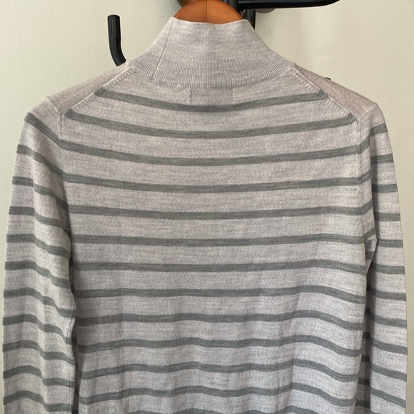 Banana Republic Women's Turtleneck Gray Striped Merino
Wool Sweater - Picture 3 of 6